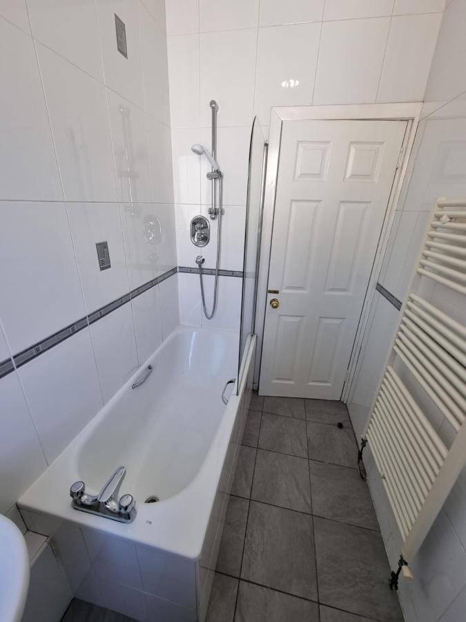 Bespoke Tours Scotland Accommodation @ Morrison Street Эдинбург Экстерьер фото